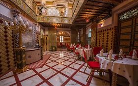 PALAIS LARAICHI Riad la porte bleue suites